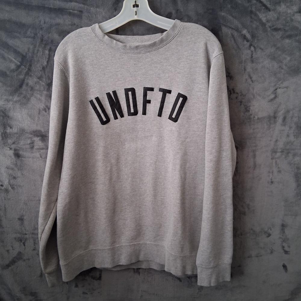 Undefeated Logo Gray Crewneck Men's Size Medium Sweatshirt Y2K Made In USA